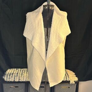 ⭐️LOFT⭐️ Faux Fur Vest